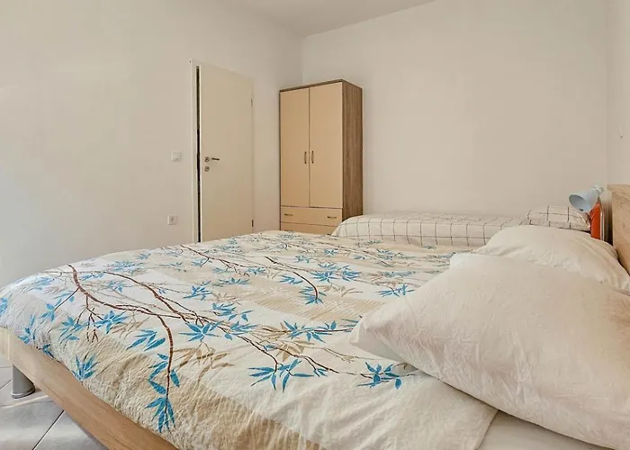 Διαμέρισμα Adila 3 *